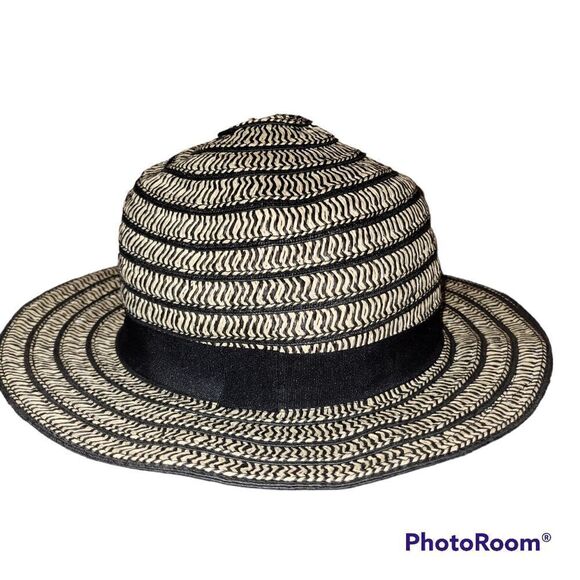 Olive and Pique hat.  - Picture 5 of 7